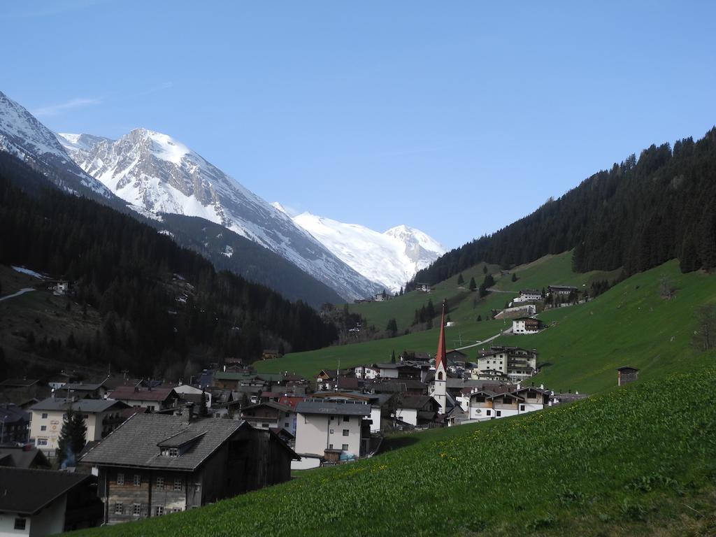 Gaestehaus Alpenland Tux Bagian luar foto